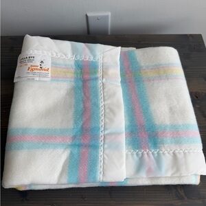 Vintage Esmond baby blanket 
Lulla Bye